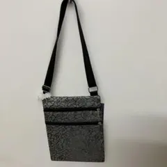 未使用品　cerese フロント2ファスナー ポシェット/サコッシュ