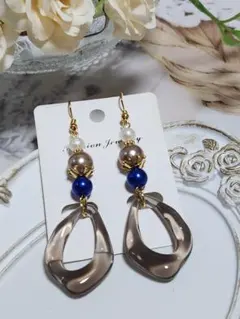 ピアス　(大きめ)　パール調ビーズ&クリア雫リングブラウン