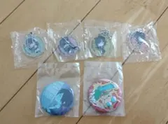 くら寿司 Ado アクリルチャーム 全４種 コンプ、あそーと２ 缶バッジ 2種