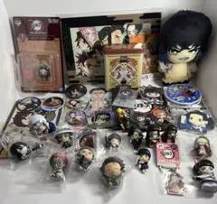 鬼滅の刃　フィギュア　キーホルダー　缶バッジ　その他　まとめ売り　54個セット