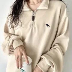 ベージュ スウェット