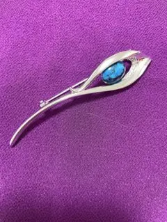 ブローチ　ターコイズ 風ブローチ　シルバーブローチ