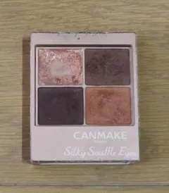 キャンメイク　シルキースフレアイズ（マットタイプ）M01