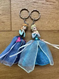 【新品】アナ雪　エルサ　なりきりワンピース　130cm 非売品キーホルダー 新品】アナ雪 エルサ なりきりワンピース 130cm 非売品キーホルダー
