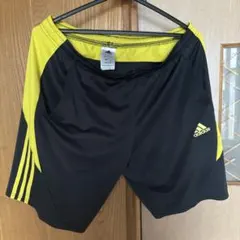 adidas 黒/黄 ストライプ ショートパンツ M