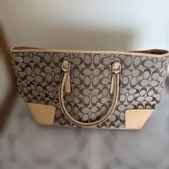【お値下げ】COACH シグネチャー トートバッグ ベージュのサムネイル