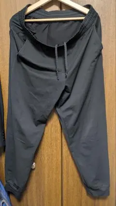 ユニクロジョガーパンツブラックXL