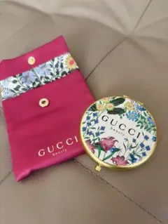 GUCCI 花柄 ミラー ポーチ付き - メルカリ