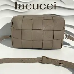 IACUCCI ショルダーバッグ ベルタ グリーン中古 美品 - メルカリ