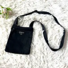 상태좋음 プラダ サコッシュ ショルダーバッグ 三角ロゴ ブラック ナイロン
