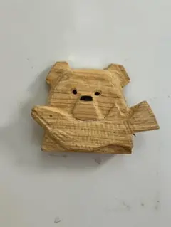 木彫り鮭持ちクマ 手彫り マグネット
