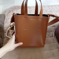 日本限定•極美品】MARNI レザーショルダーバッグ ブラウン/ ゴールド 
