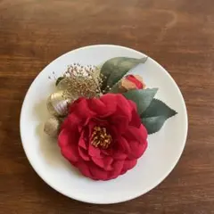 再販！かわいいシンプル和モダン＊椿の髪飾り＊ かすみ草 和玉ピン付き