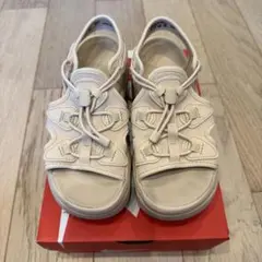 Nike エアマックススタイル スポーツサンダル ベージュ