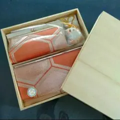 新品未使用 着物用　財布　小銭入れ　セット 絹 オレンジ 木箱