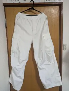 メンズ ホワイト カーゴパンツ ワイドシルエットのサムネイル
