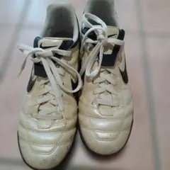 NIKE NIKEティエンポ フットサルシューズ
