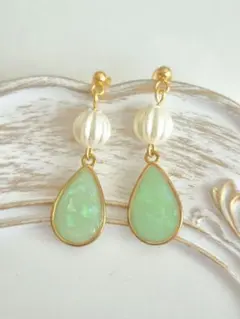 アレルギー対応　レジンハンドメイドピアス　イヤリング[S]金具変更無料