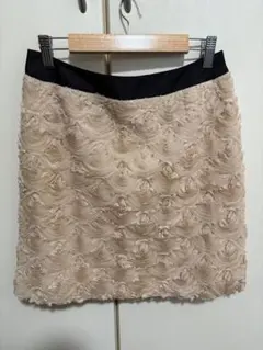 リッチミーニューヨーク　フリルデザイン ベージュ　タイトスカート　美品