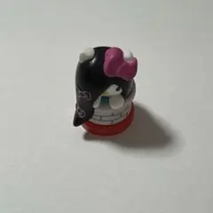 チョコエッグ　ハローキティフィギュア 小型 黒 ピンク　貞子