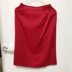 赤い タイト スカートのサムネイル