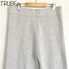 Item thumbnail for item 4a608c32-b420-428a-948f-ea5b17b2956a