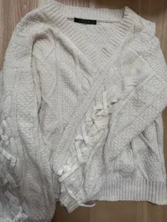 【最終値下げ】INGNI（イング）　ニット 編み上げ リボン 袖 アイボリー