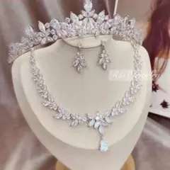 ジルコニアティアラ＆ネックレス＆ピアス/イヤリング3点セット結婚式ウェディングa
