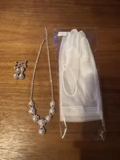 ブライダルアクセサリーセット（ネックレス・イヤリング・グローブ）