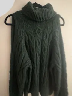ZARA 肩出しニット　セーター　タートルネック　グリーン　S