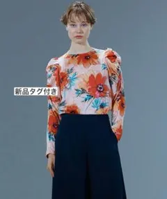 新品タグ付き Sov. / フラワーサテンブラウスのサムネイル