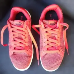PUMA 赤 メッシュ スニーカー