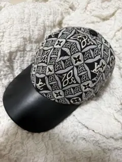 VUITTON キャップ　帽子　限定のサムネイル