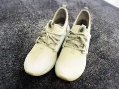 PUMA スニーカー グレー 1回使用のみのサムネイル