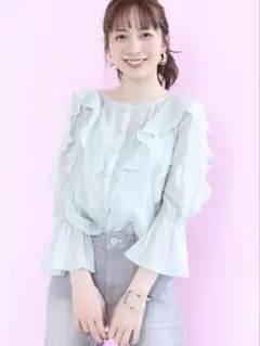 Rirandture ✨美品✨7分袖エアリーフリルブラウスのサムネイル