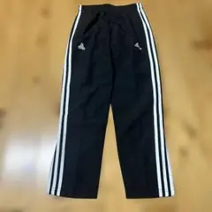 adidas 3本ライン 黒 ピステパンツ長ズボン 140サイズ