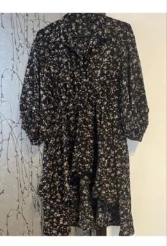 アシメ花柄トップス