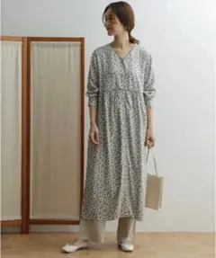 美品★URBAN RESEARCH フラワープリントパイピングワンピース