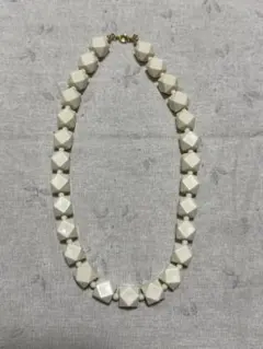 アイボリー ネックレス