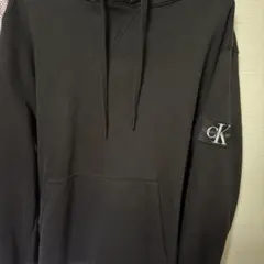 Calvin Klein Jeans ブラックパーカー