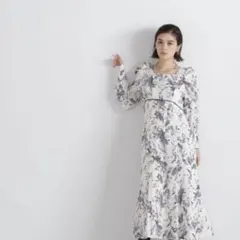 natural beauty basicスクエアネックフラワープリントワンピース