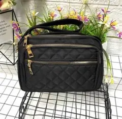 ショルダーバッグ　肩掛け　旅行　キルティング　バッグ　レディース　黒　カバン
