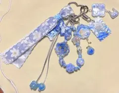 青色花モチーフストラップ