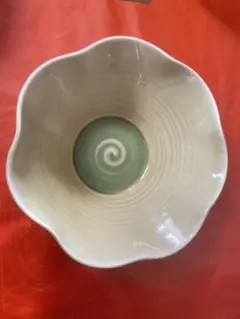 花びら型陶器ボウル