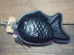 黒鯛 本革 たい焼きポーチ ナスカン付き 栃木レザー使用 丘染め茶芯黒