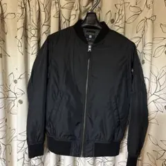 UNIQLO キッズ　MA-1 ジャンパー　ブラック 140