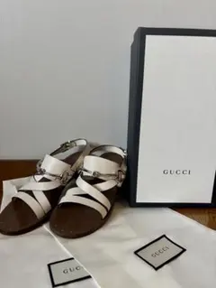 GUCCI ホワイトレザーサンダル