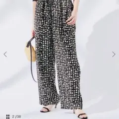 【即完売品】ジャーナルスタンダードレザージュ25SS セットアップパンツのサムネイル