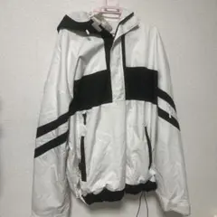 アノラックスタイル スノーボードウェア　中国　韓国ブランド