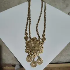 ゴールド 渦巻きデザイン ネックレス